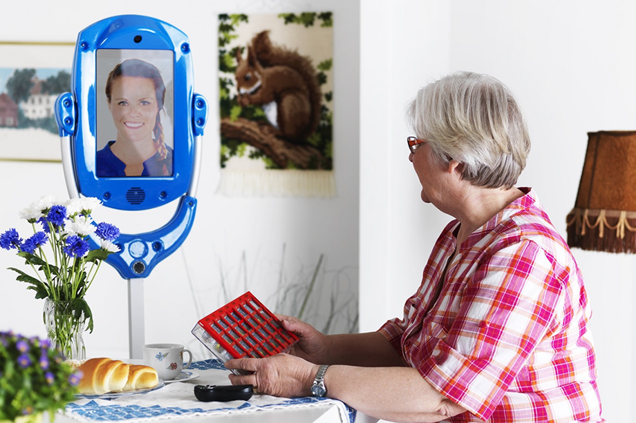 Giraff-telepresence-robot at homeGiraff-telepresence-robot at home.jpg